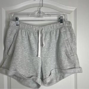 Victoria Secret Pink  4.25 Boyfriend Short